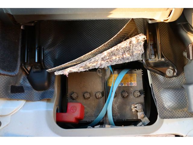 Toyota HIACE VAN 2018-09 27523-10