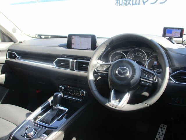 Mazda CX-5 2017-02 16432-1