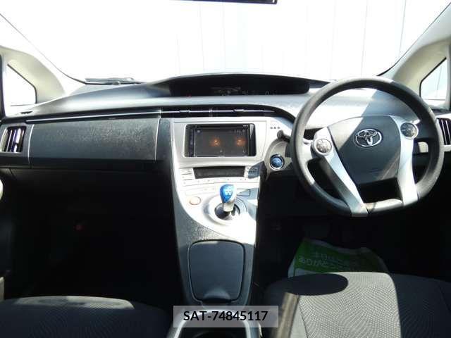 Toyota PRIUS 2012-01 366644-4