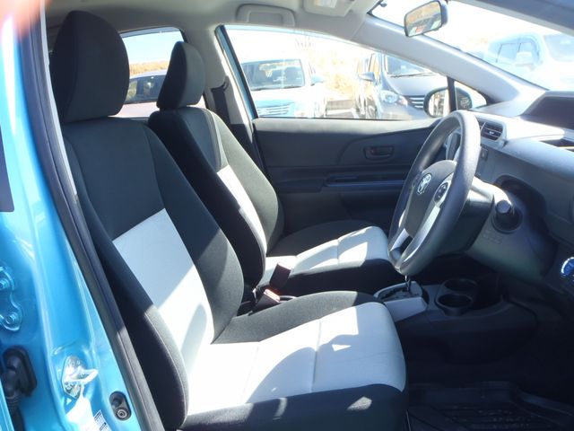 Toyota AQUA 2013-12 2261-8