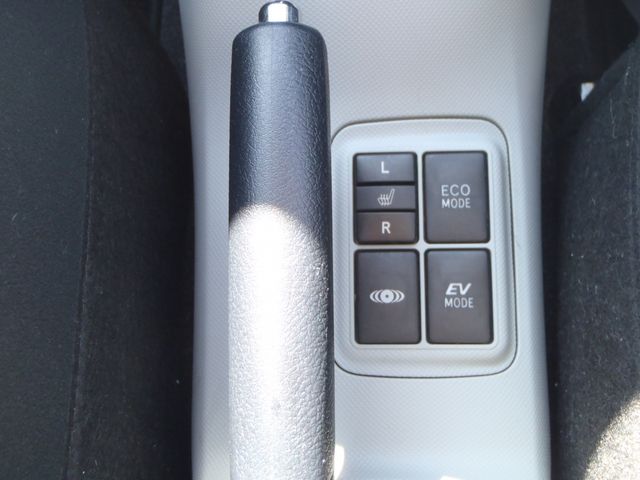 Toyota AQUA 2013-12 2261-15