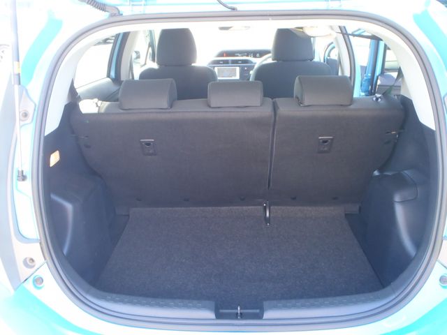 Toyota AQUA 2013-12 2261-10