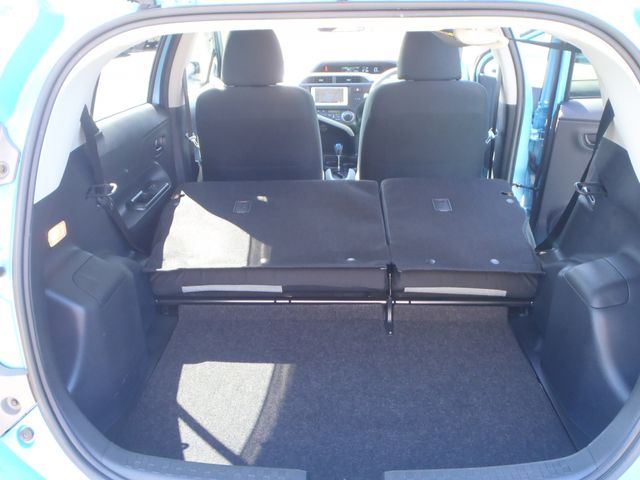 Toyota AQUA 2013-12 2261-12
