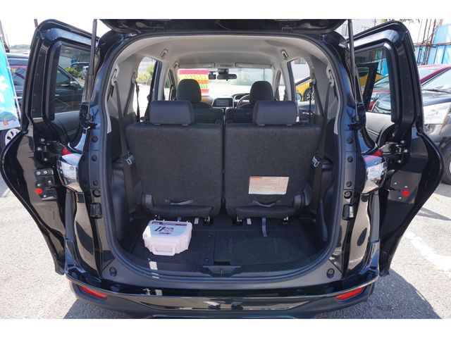 Toyota SIENTA 2016-08 13939-7