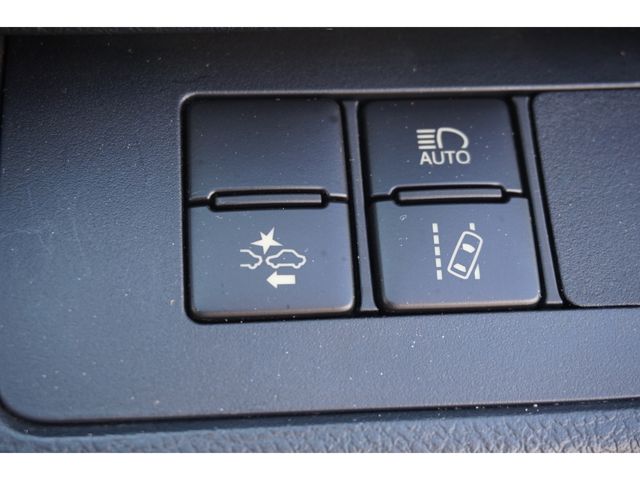Toyota SIENTA 2016-08 13939-11