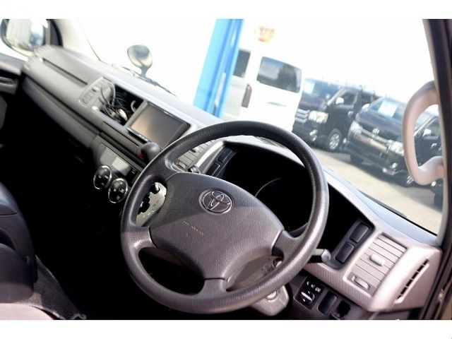 Toyota HIACE VAN 2011-01 10517-14