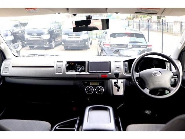 Toyota HIACE VAN 2011-01 10517-1