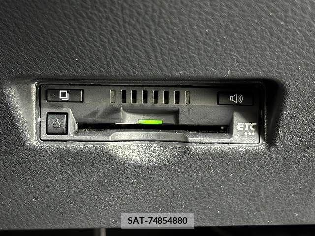 Toyota C-HR 2018-03 214245-10