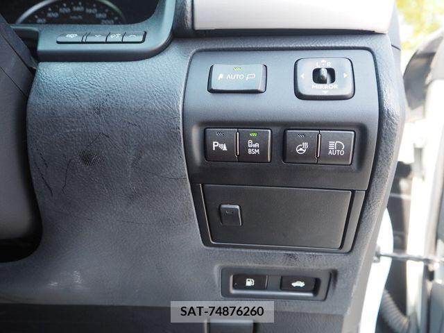 Toyota NOAH 2009-08 214918-17