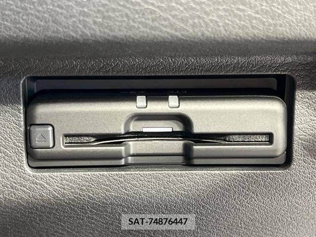 Nissan KICKS 2020-10 379949-6
