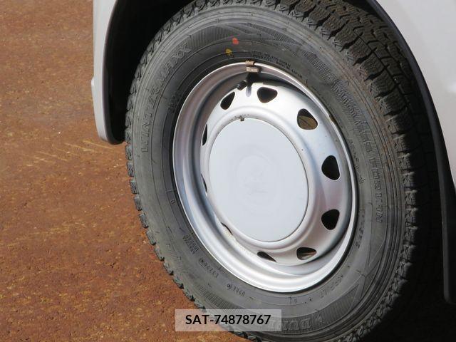 Suzuki EVERY 2012-01 301767-19