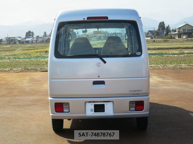 Suzuki EVERY 2012-01 301767-3