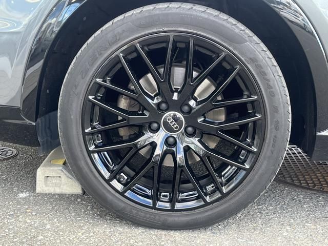 Audi Q3 2018-10 16845-6