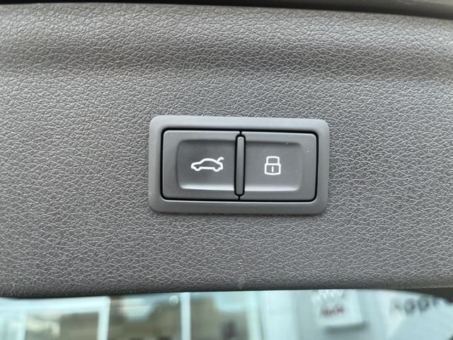 Audi Q3 2018-10 16845-15
