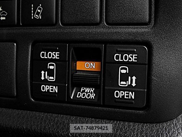Toyota NOAH 2019-04 365093-5
