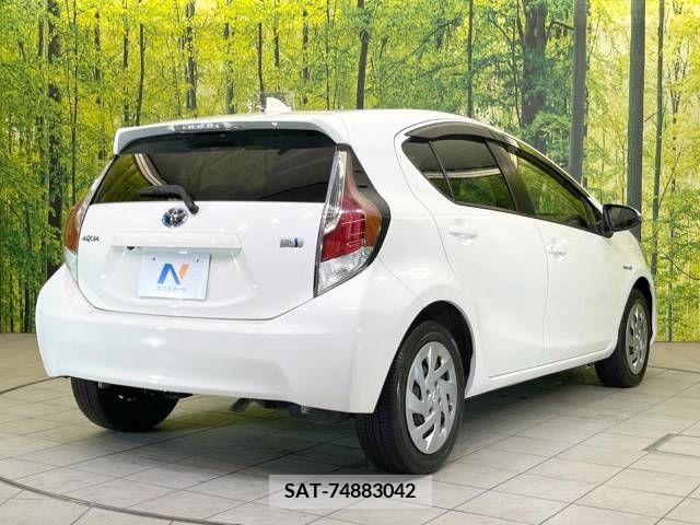 Toyota AQUA 2016-09 220259-17