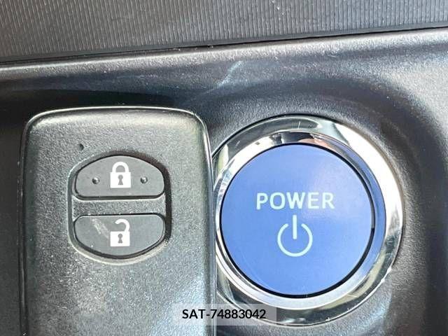 Toyota AQUA 2016-09 220259-7
