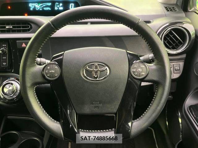 Toyota AQUA 2014-12 323107-11