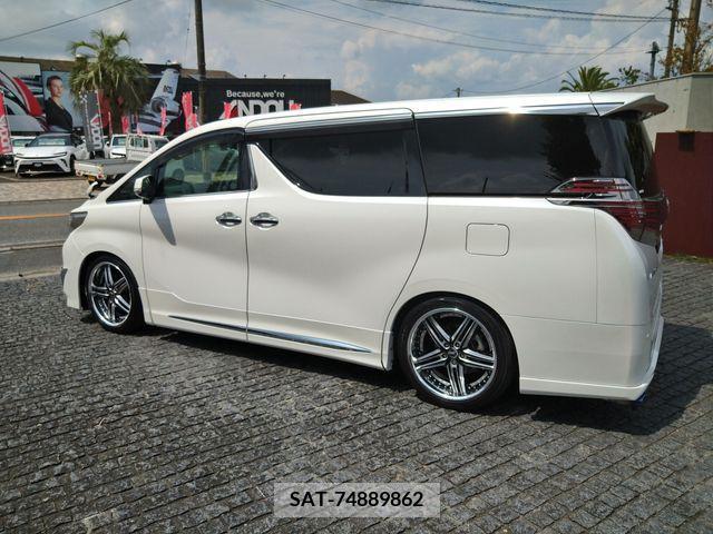 Toyota ALPHARD 2016-10 388968-3