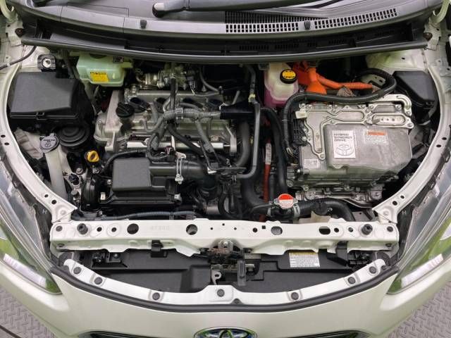 Toyota AQUA 2015-09 24286-18