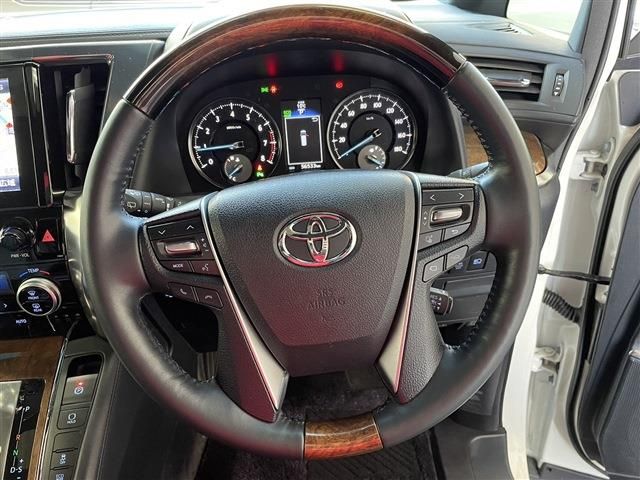 Toyota VELLFIRE 2015-10 196357-10