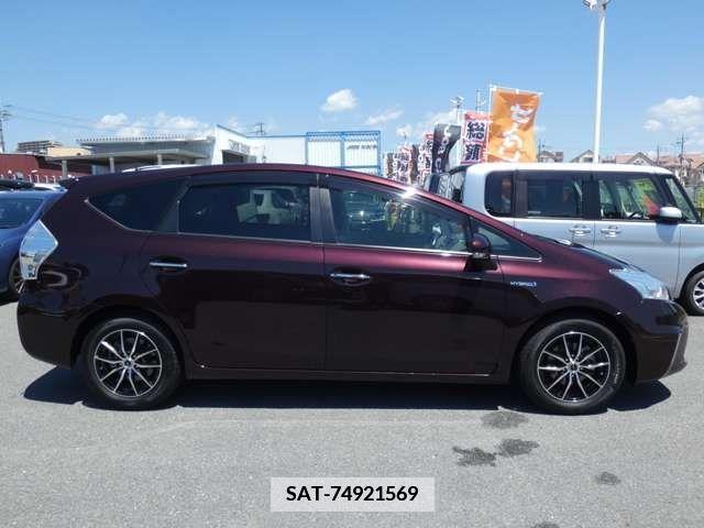 Toyota PRIUS ALPHA 2013-01 341152-4