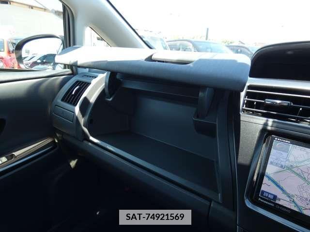 Toyota PRIUS ALPHA 2013-01 341152-21