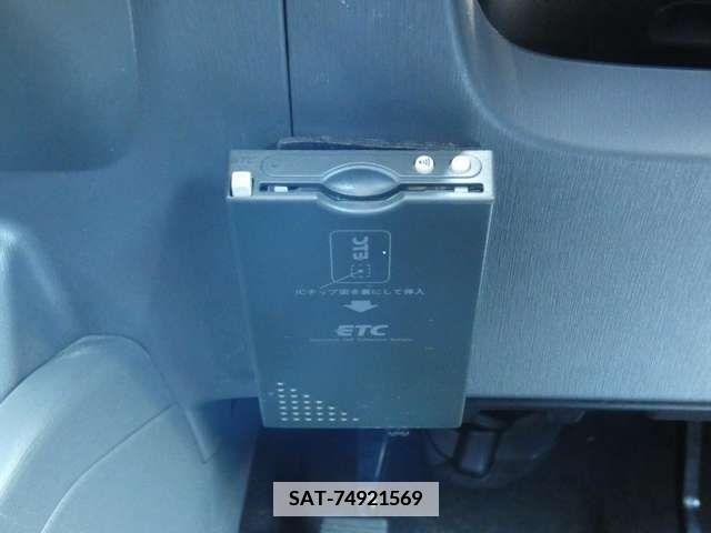 Toyota PRIUS ALPHA 2013-01 341152-19