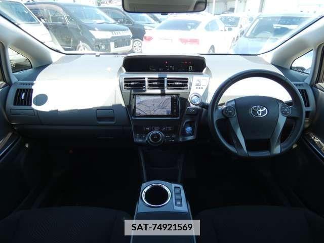 Toyota PRIUS ALPHA 2013-01 341152-1