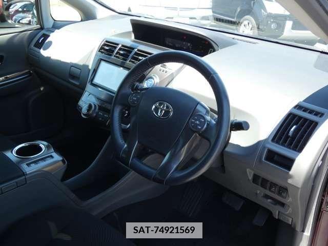 Toyota PRIUS ALPHA 2013-01 341152-11