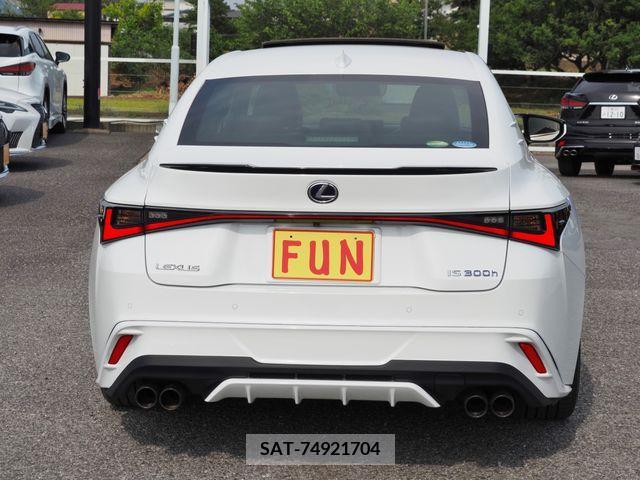 Lexus IS 2021-03 388170-6