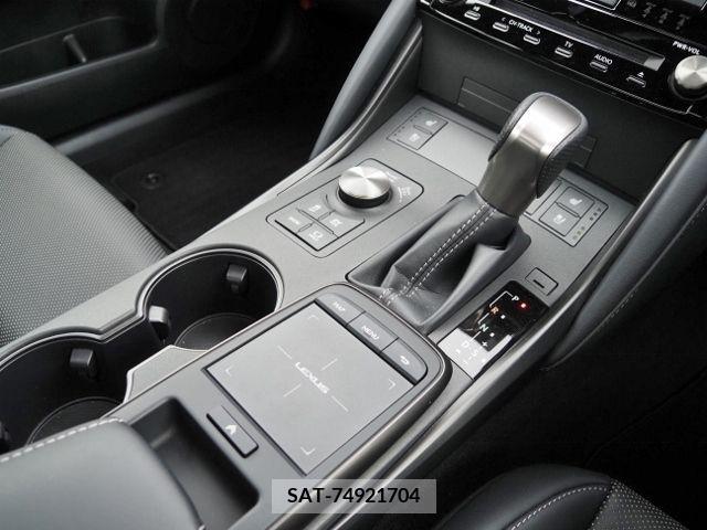 Lexus IS 2021-03 388170-27
