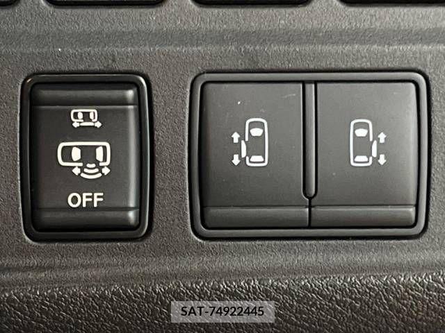 Nissan SERENA 2018-04 393849-6