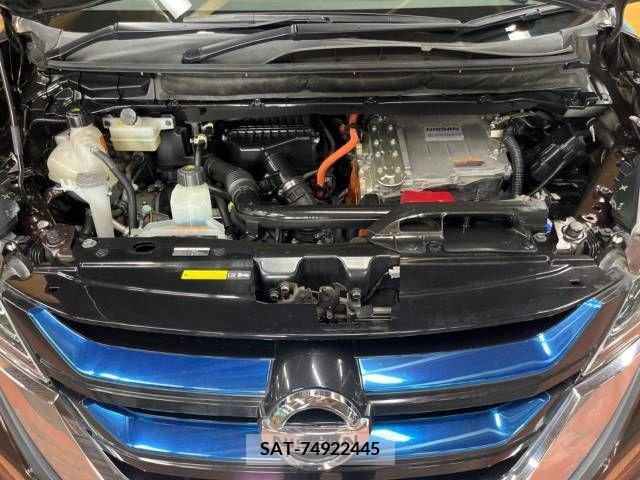 Nissan SERENA 2018-04 393849-17