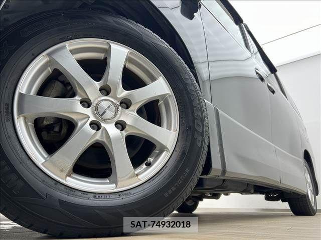 Toyota VELLFIRE 2012-12 329855-18