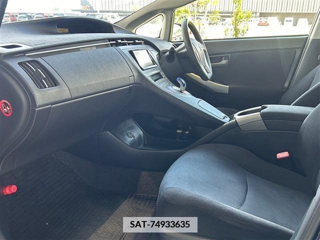 Toyota PRIUS 2013-09 384521-6