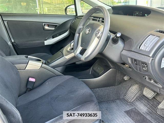 Toyota PRIUS 2013-09 384521-5