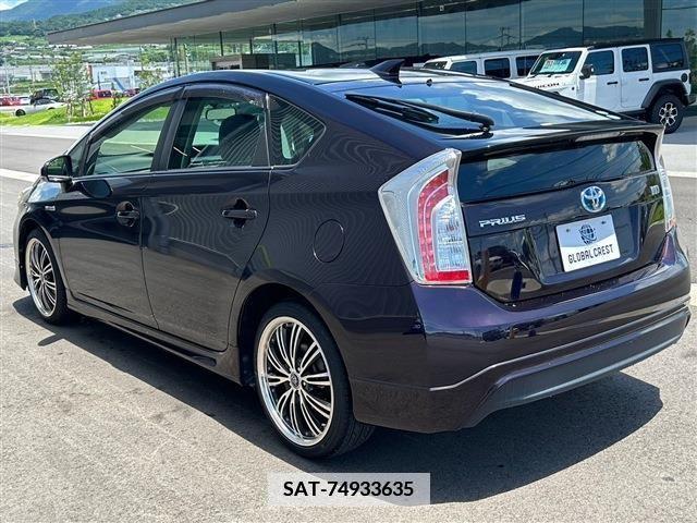Toyota PRIUS 2013-09 384521-4