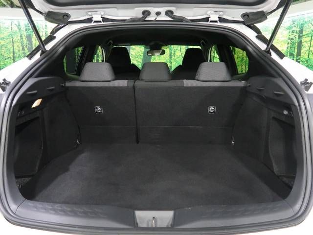 Toyota C-HR 2022-01 12775-10