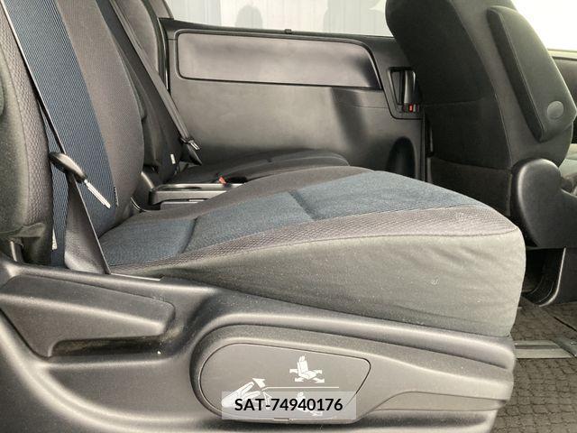 Toyota VOXY 2014-08 337259-18