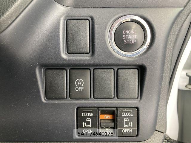 Toyota VOXY 2014-08 337259-14
