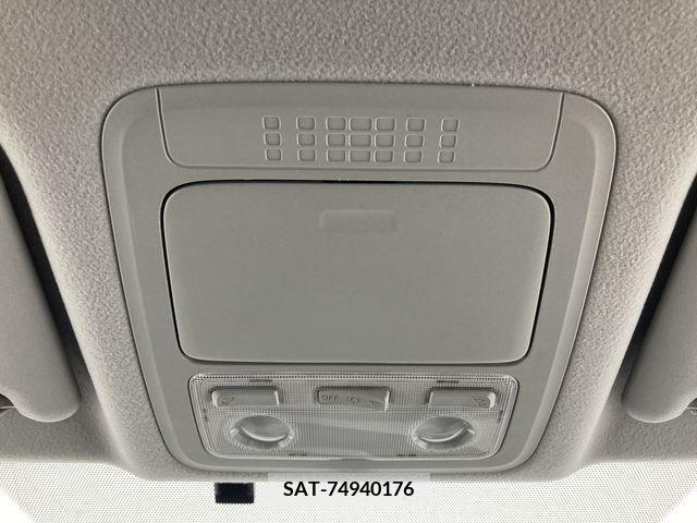 Toyota VOXY 2014-08 337259-5