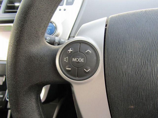 Toyota PRIUS ALPHA 2012-07 24748-17