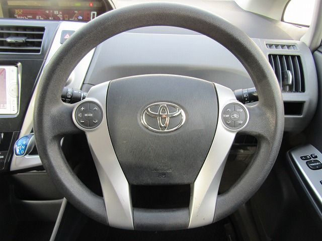 Toyota PRIUS ALPHA 2012-07 24748-13