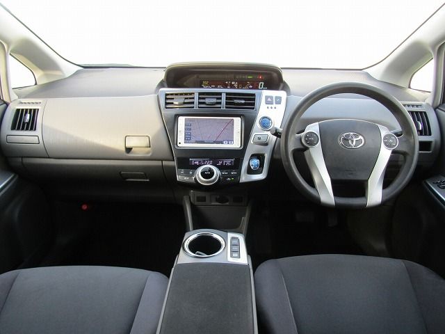 Toyota PRIUS ALPHA 2012-07 24748-1