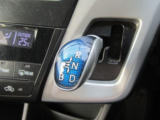 Toyota PRIUS ALPHA 2012-07 24748-19