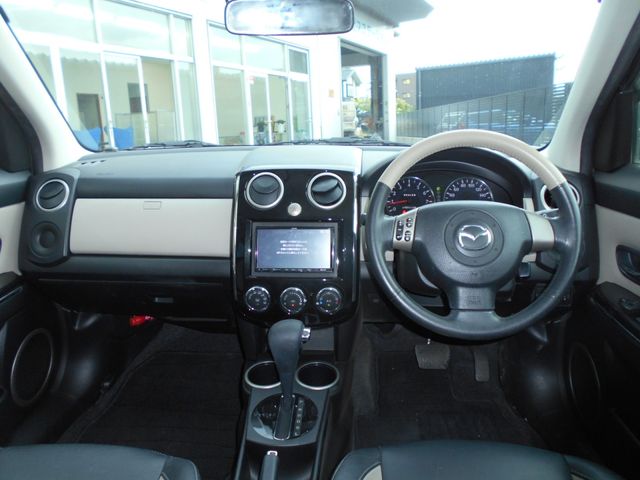 Mazda VERISA 2012-01 4861-17