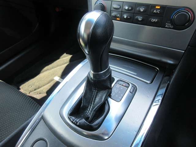 Nissan SKYLINE COUPE 2011-01 7174-20