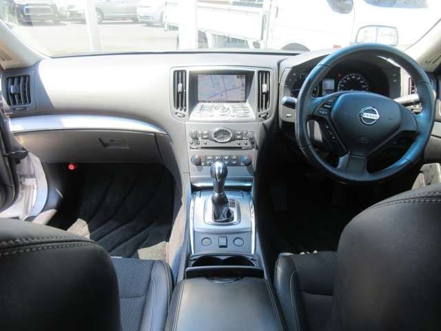 Nissan SKYLINE COUPE 2011-01 7174-1