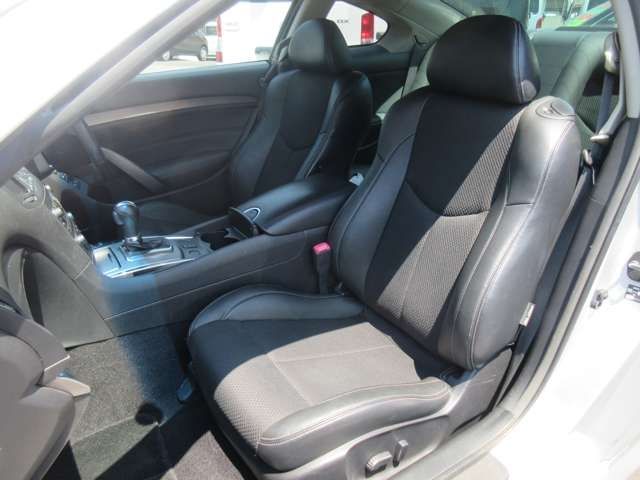 Nissan SKYLINE COUPE 2011-01 7174-26